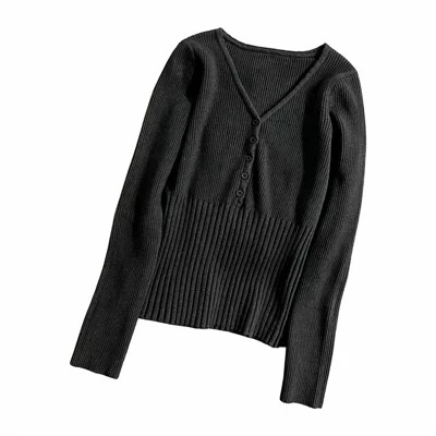 V-Knitovaný svetr s výstřihem